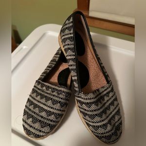 Gently worn BOC espadrille flats -size 8.5